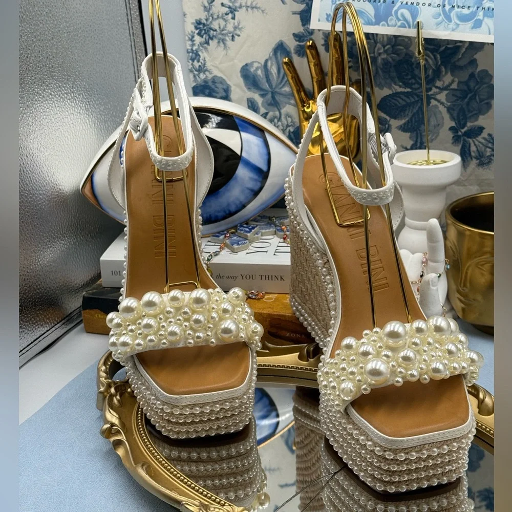 🆕 GIANNI BINI 🧿 NWOB Savanna Pearl Ornamented Platform Wedge Sandals, Sz 8.5